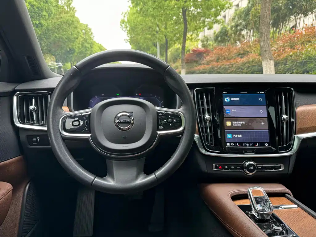 VOLVO S90 2022