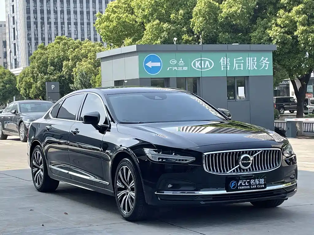 VOLVO S90 2021