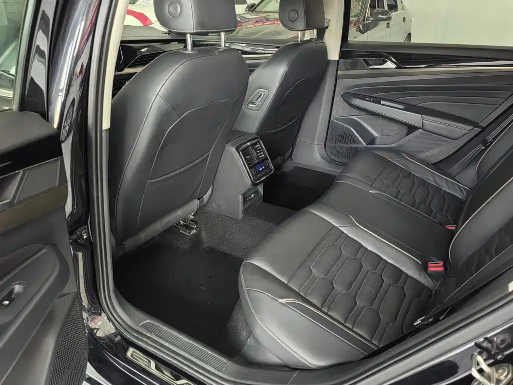 VOLKSWAGEN PASSAT 2021