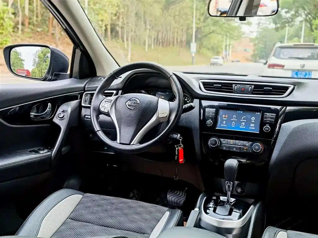 NISSAN QASHQAI 2018