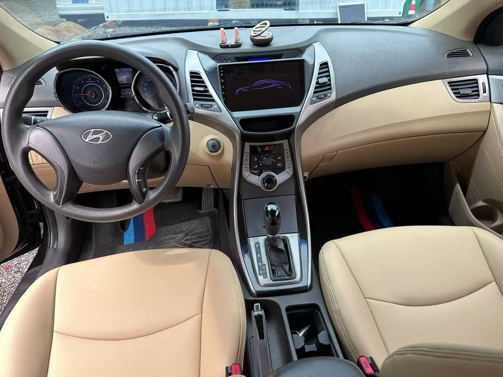 HYUNDAI ELANTRA 2012
