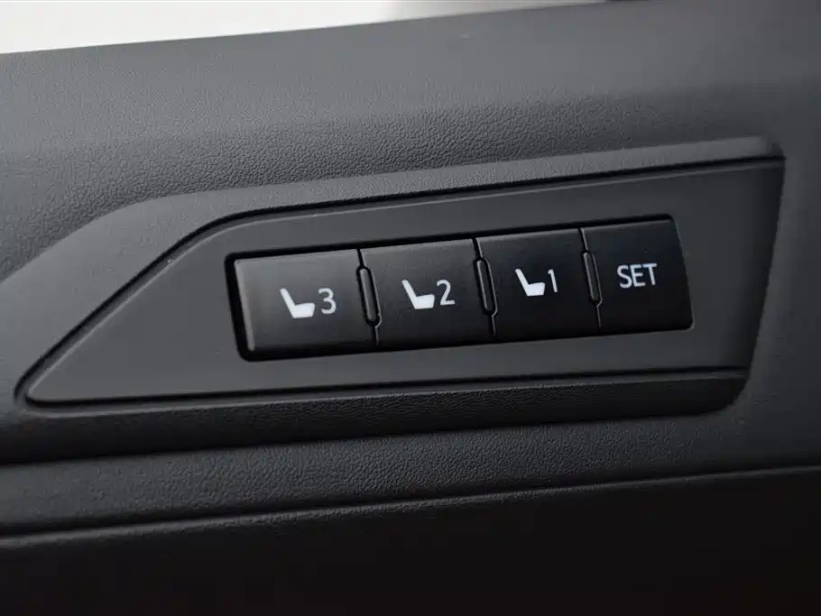 TOYOTA ALPHARD 2018
