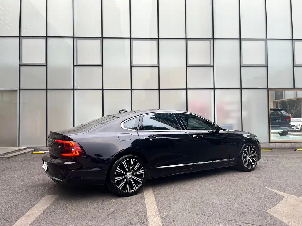 VOLVO S90 2021