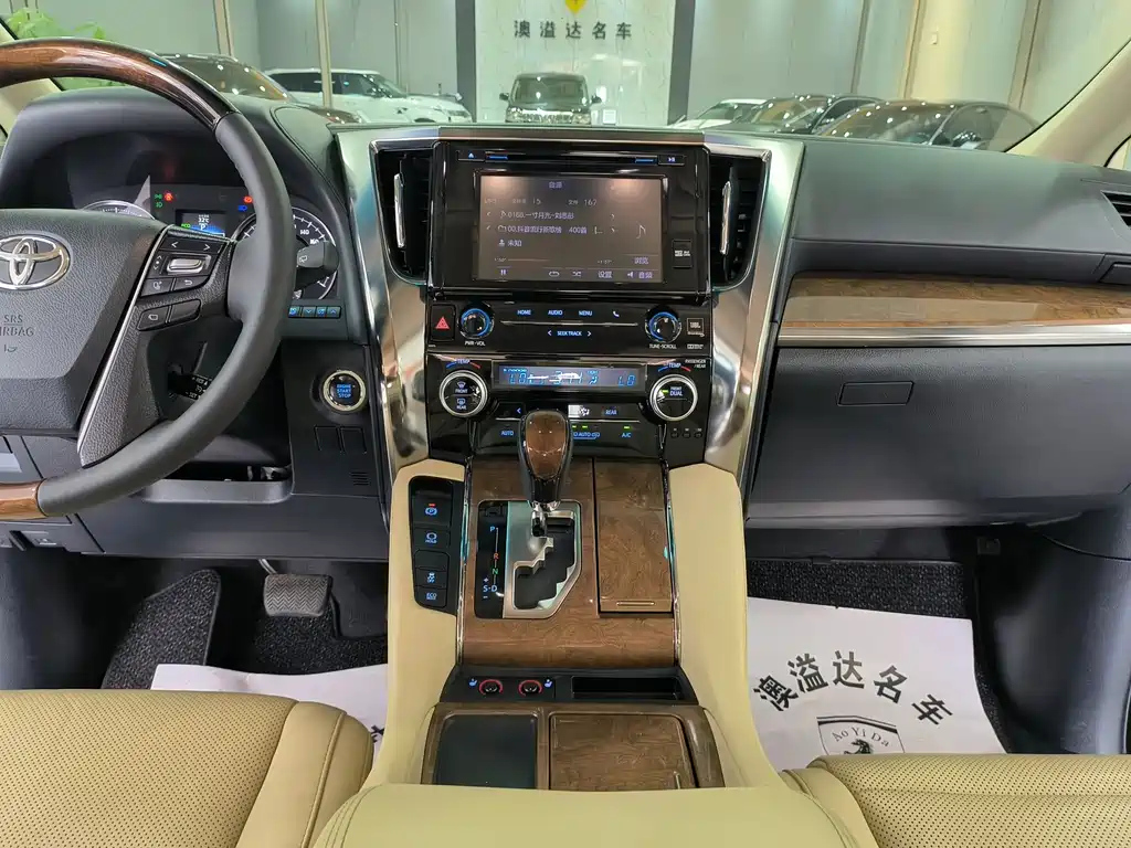 TOYOTA ALPHARD 2016