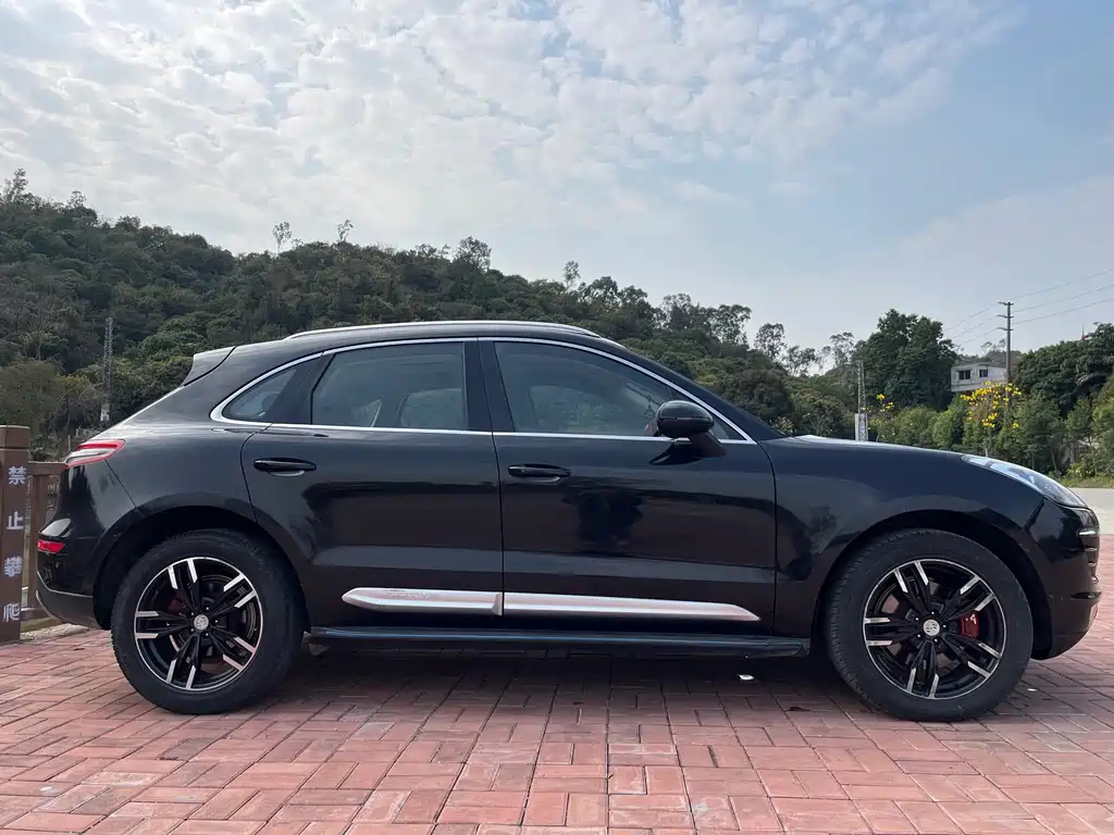 ZOTYE SR9 2017
