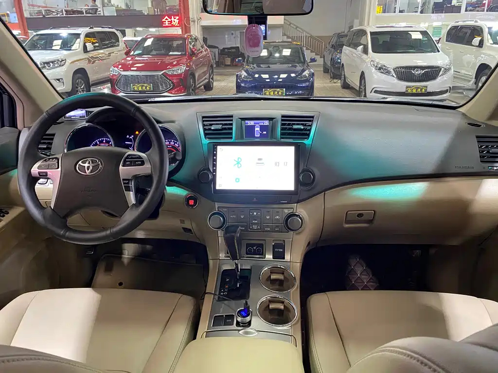 TOYOTA HIGHLANDER 2014