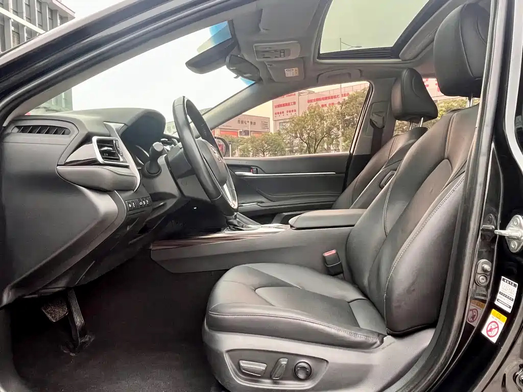 TOYOTA CAMRY 2018