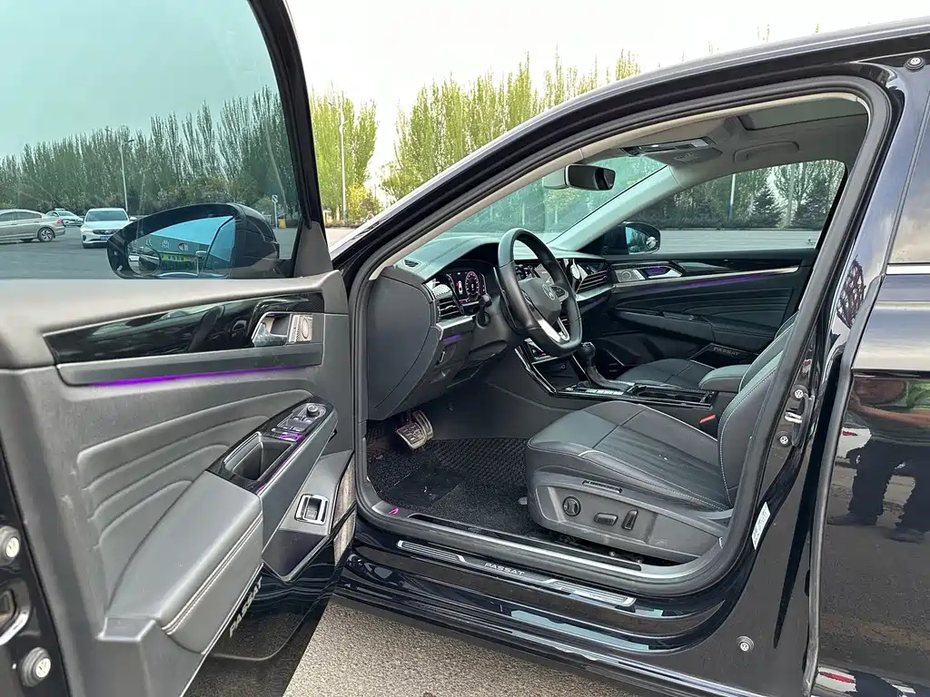 VOLKSWAGEN PASSAT 2022