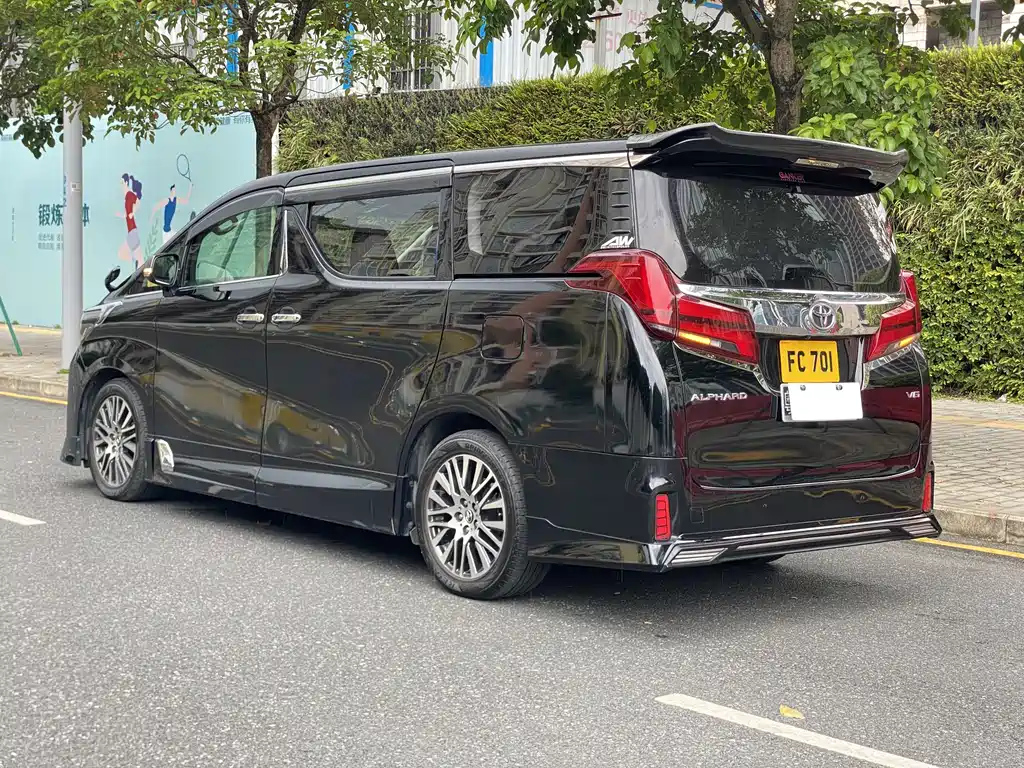 TOYOTA ALPHARD 2018