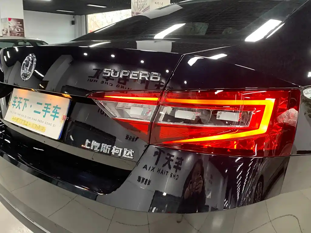 SKODA SUPERB 2017