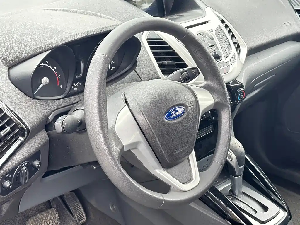 FORD ECOSPORT 2015