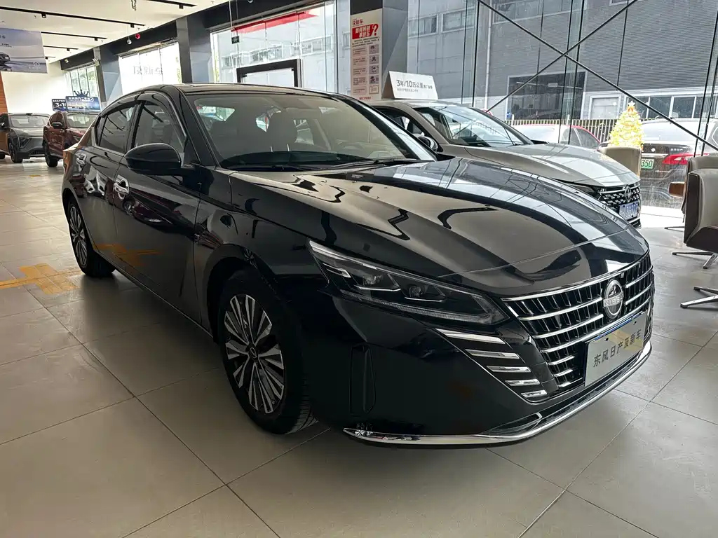 NISSAN TEANA 2023