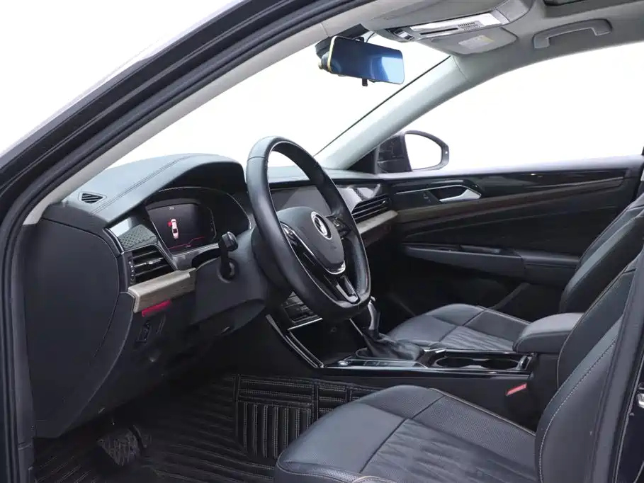 VOLKSWAGEN PASSAT 2021
