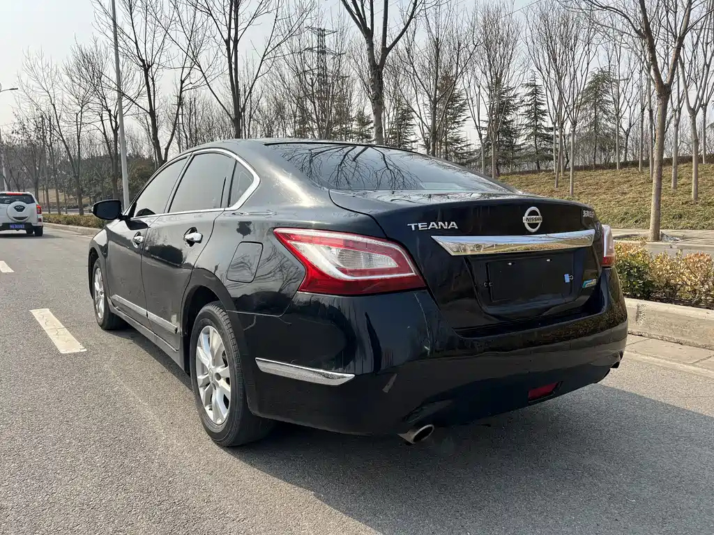 NISSAN TEANA 2013