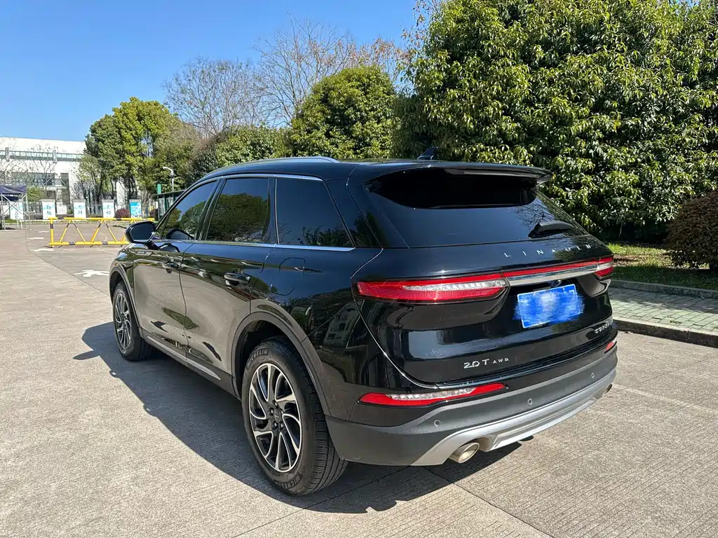 LINCOLN ADVENTURER 2021