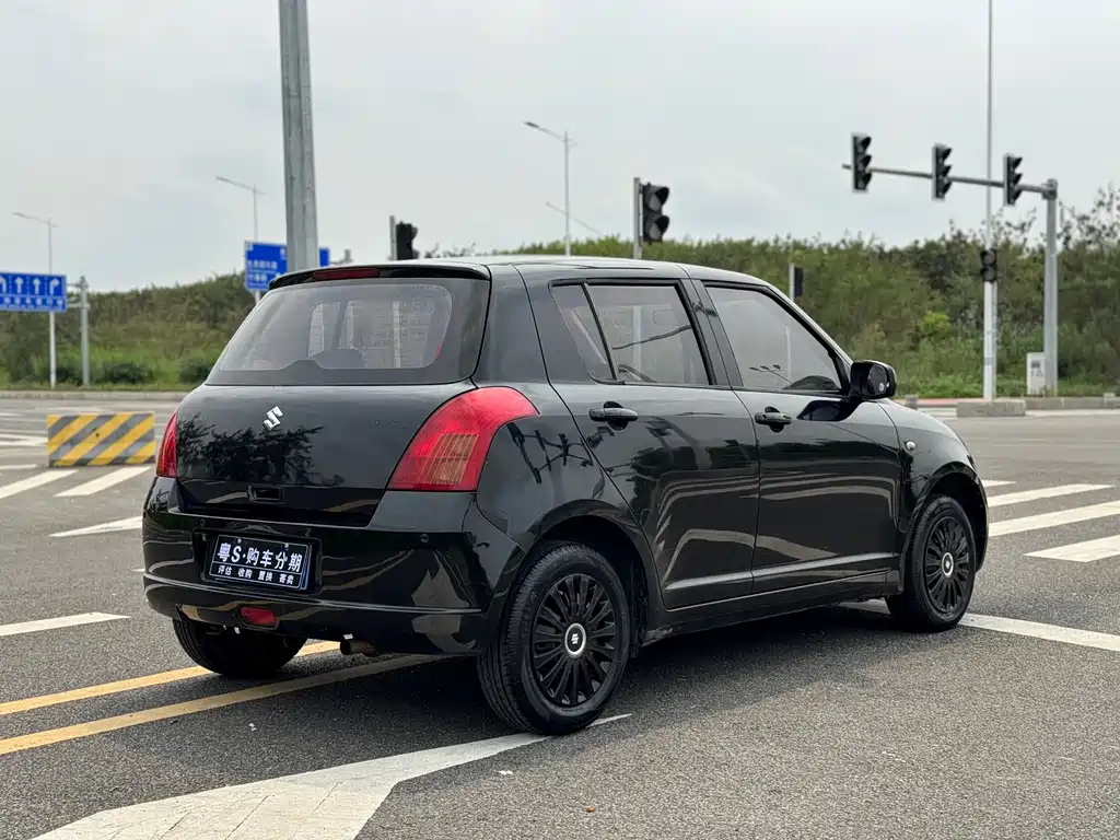 SUZUKI SWIFT 2009