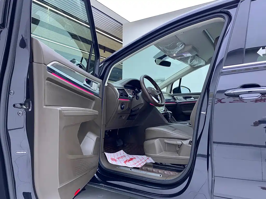 VOLKSWAGEN VILORAN 2021