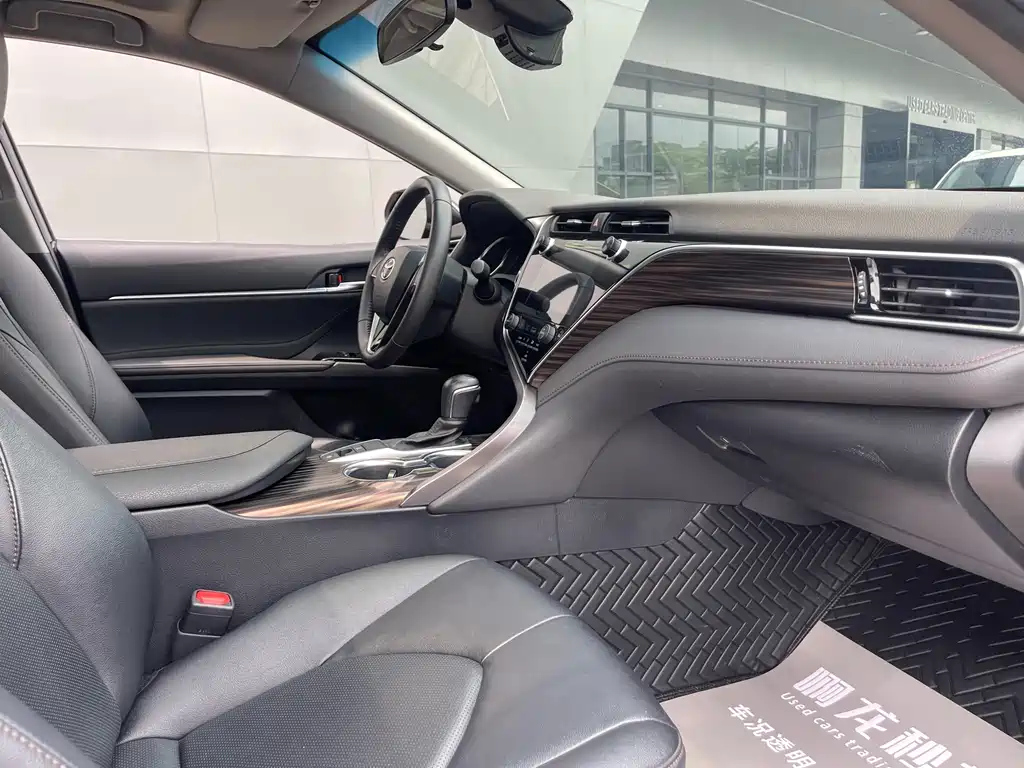 TOYOTA CAMRY 2020