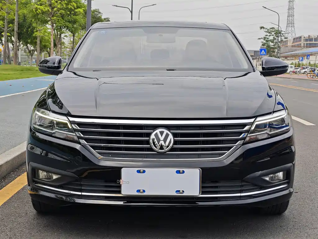 VOLKSWAGEN LAVIDA 2020