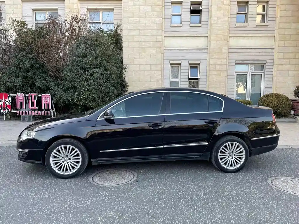 VOLKSWAGEN MAGOTAN 2010