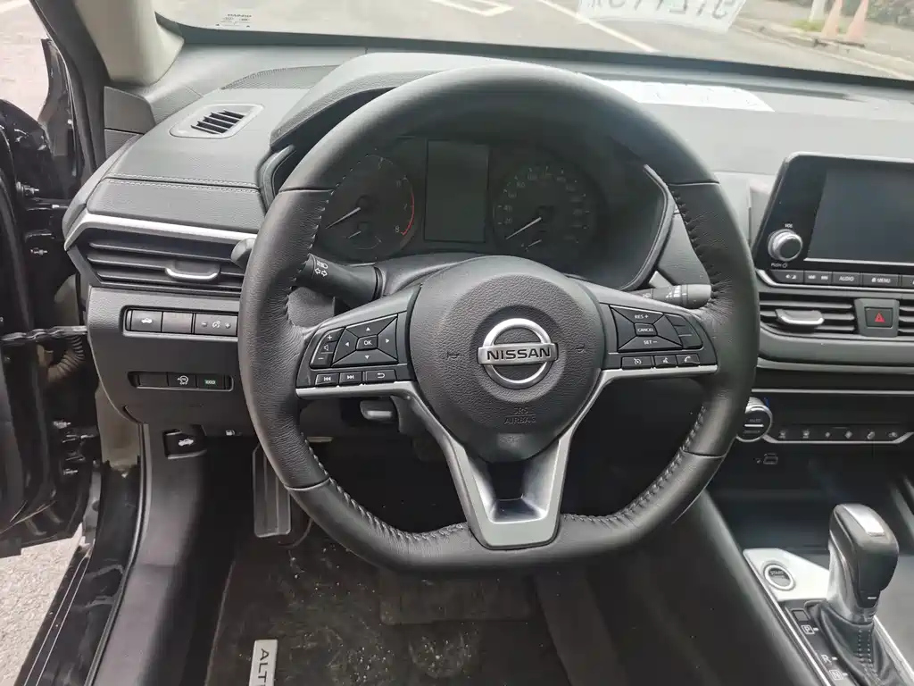 NISSAN TEANA 2019