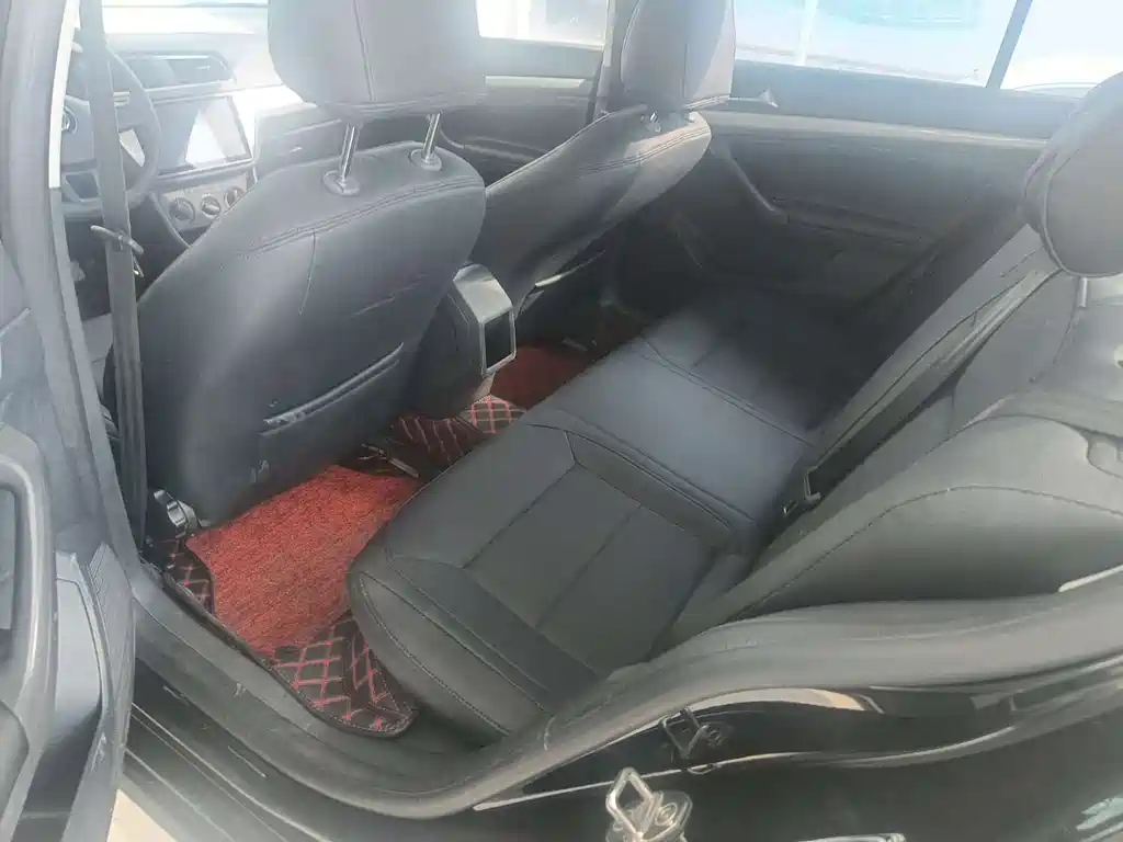 VOLKSWAGEN LAVIDA 2018