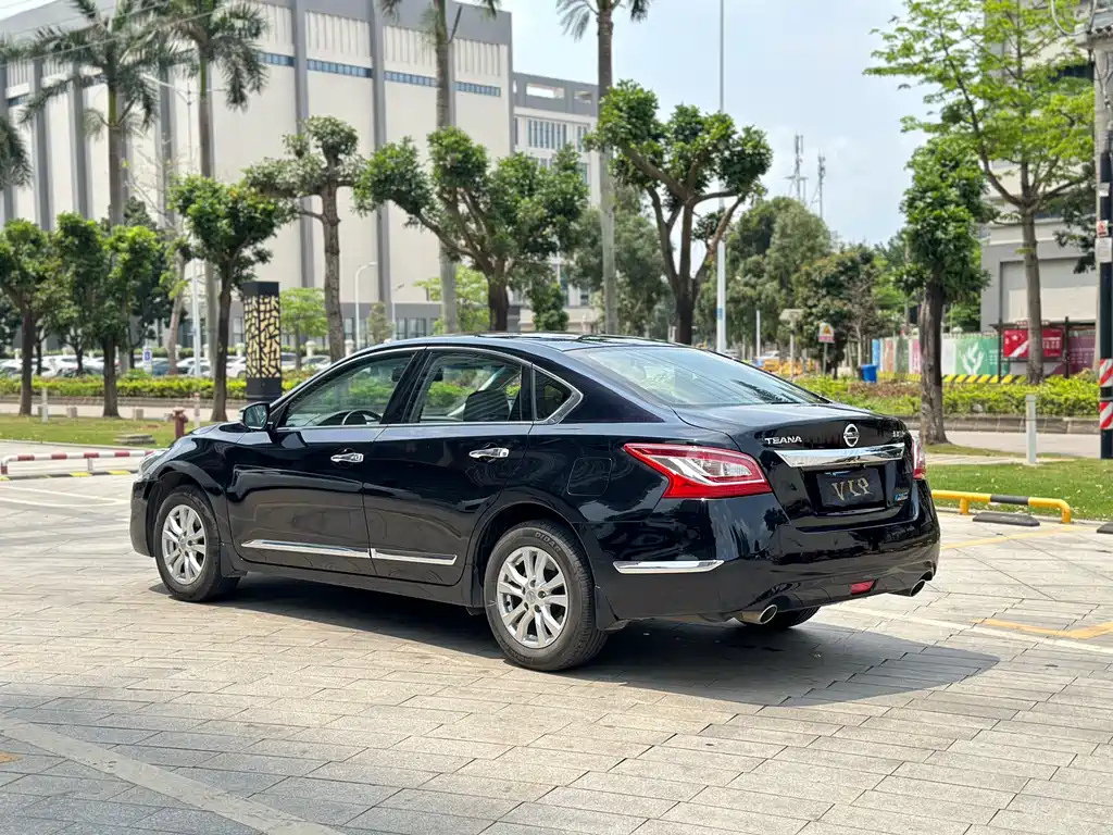 NISSAN TEANA 2016