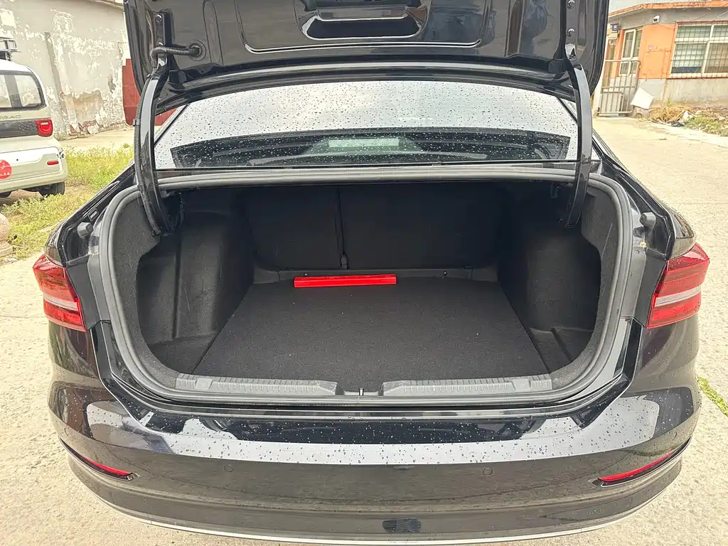 VOLKSWAGEN LAVIDA 2022