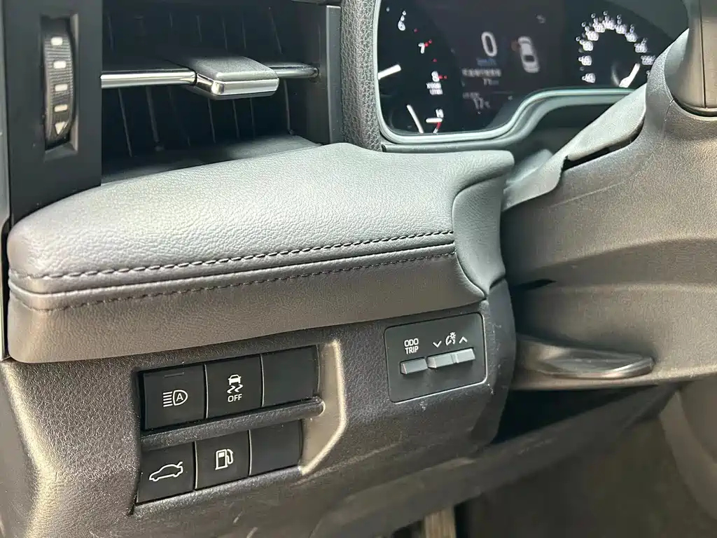 TOYOTA AVALON 2020