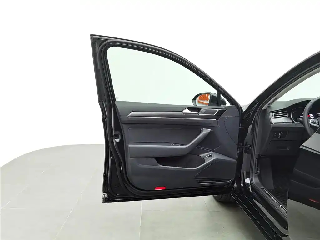 VOLKSWAGEN MAGOTAN 2022