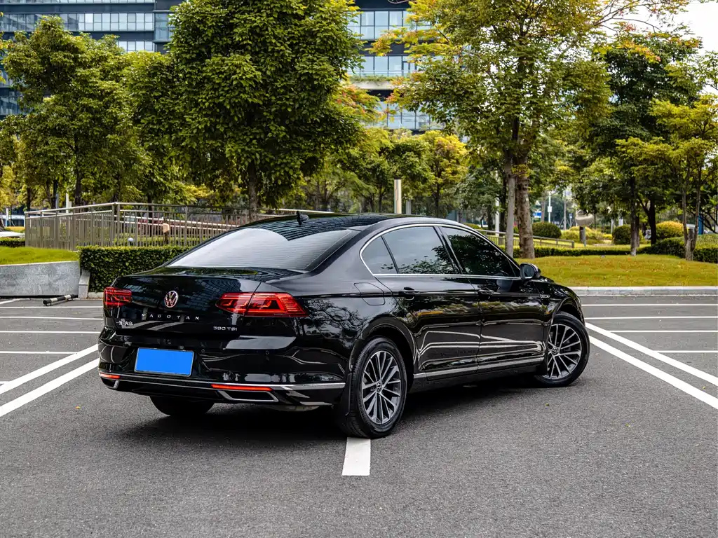 VOLKSWAGEN MAGOTAN 2020