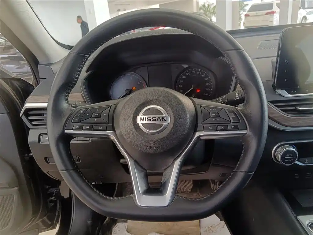 NISSAN TEANA 2022