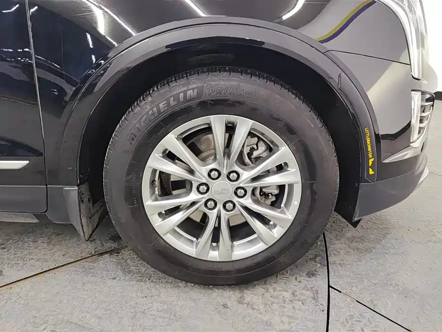 CADILLAC XT5 2021