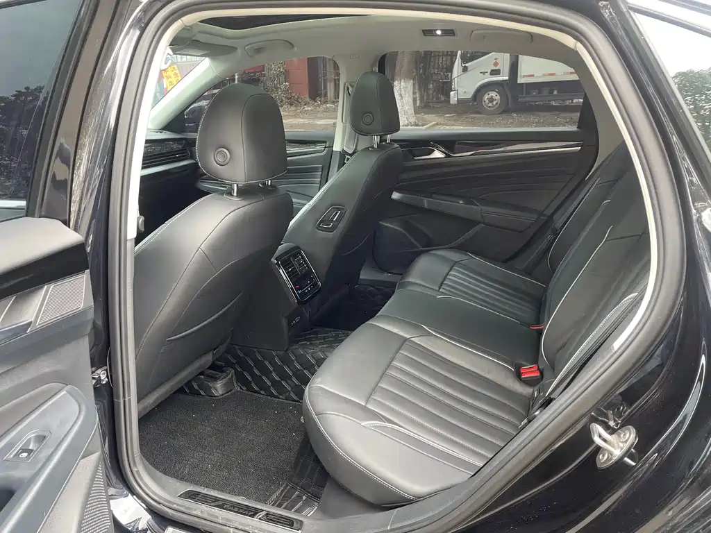 VOLKSWAGEN PASSAT 2022