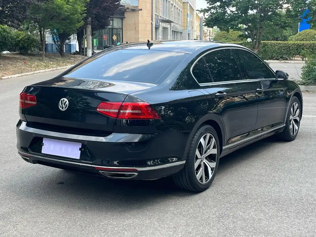 VOLKSWAGEN MAGOTAN 2018