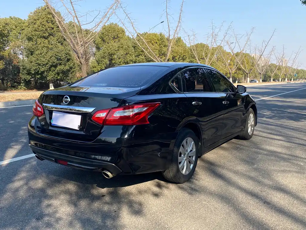 NISSAN TEANA 2017