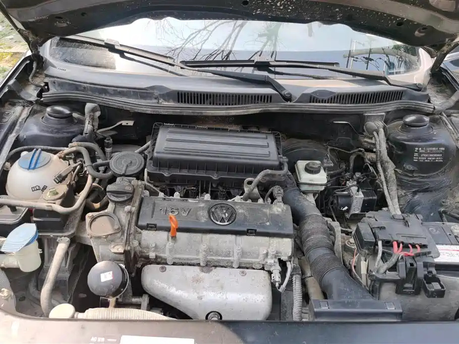 VOLKSWAGEN BORA 2012