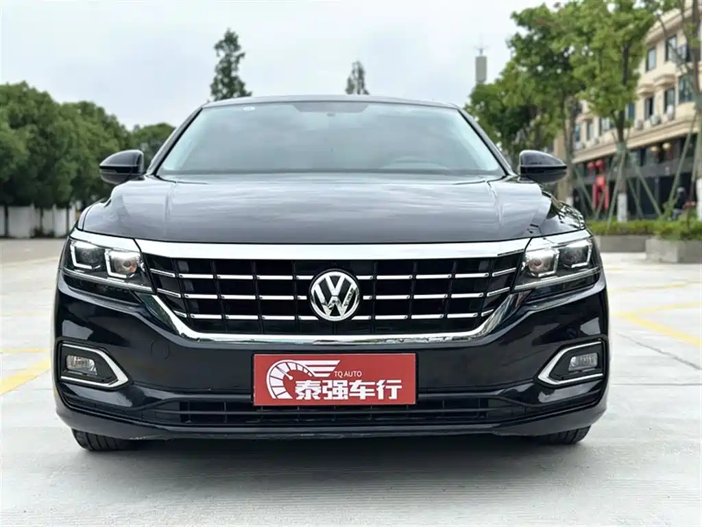 VOLKSWAGEN PASSAT 2020