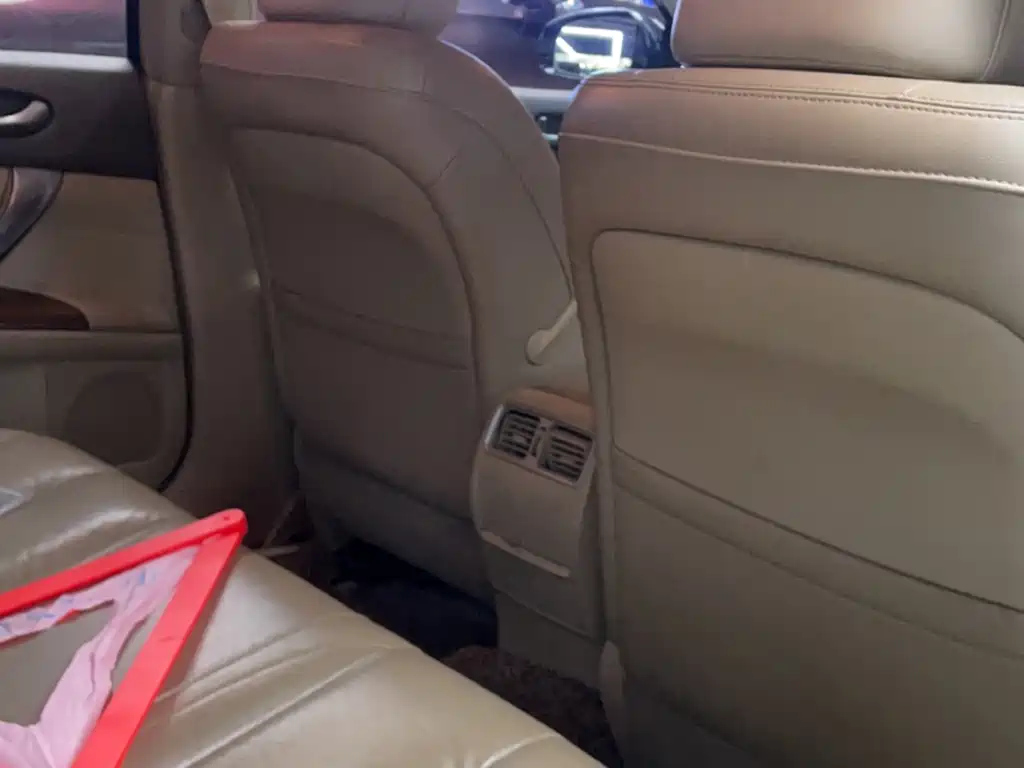NISSAN TEANA 2011