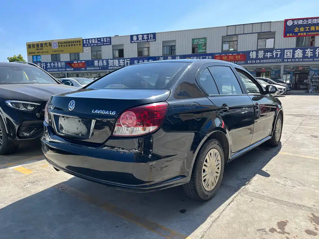 VOLKSWAGEN LAVIDA 2013