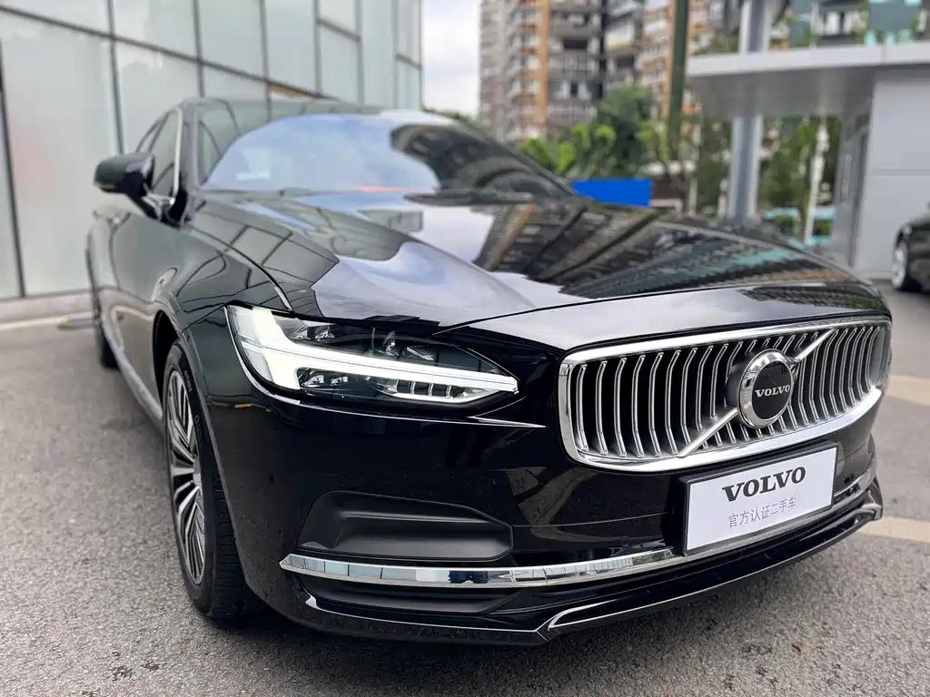 VOLVO S90 2022