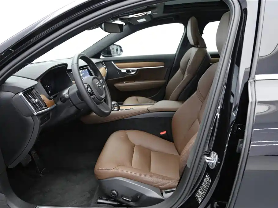 VOLVO S90 2024