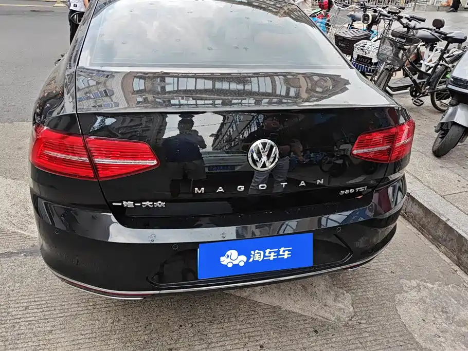 VOLKSWAGEN MAGOTAN 2019