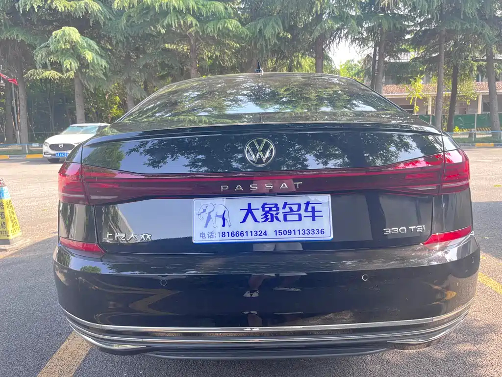 VOLKSWAGEN PASSAT 2023