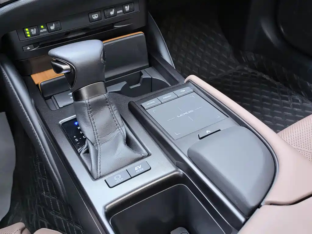 LEXUS ES 2022