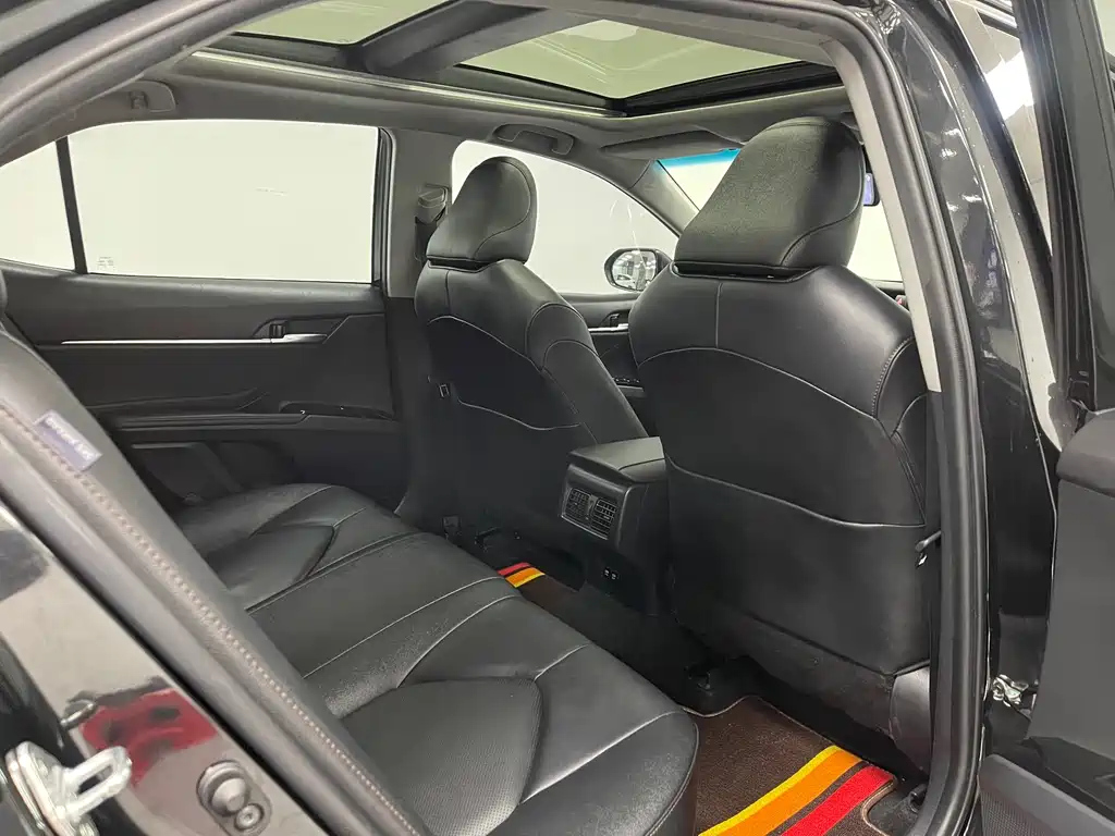 TOYOTA CAMRY 2021