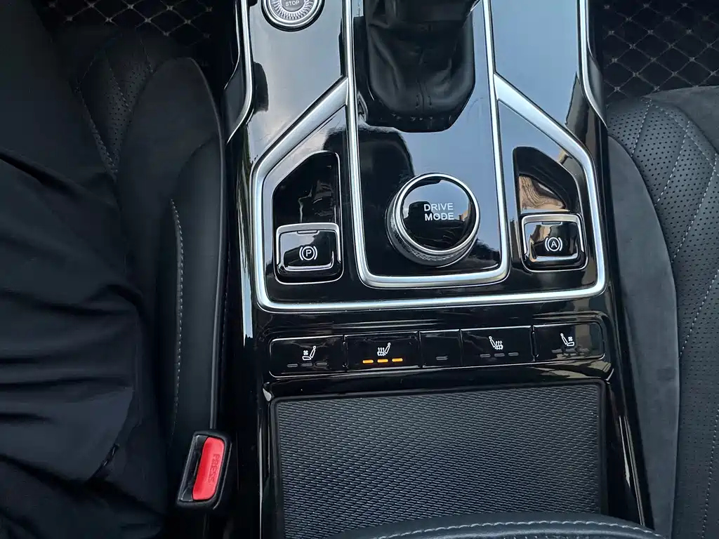 HONGQI HS5 2023