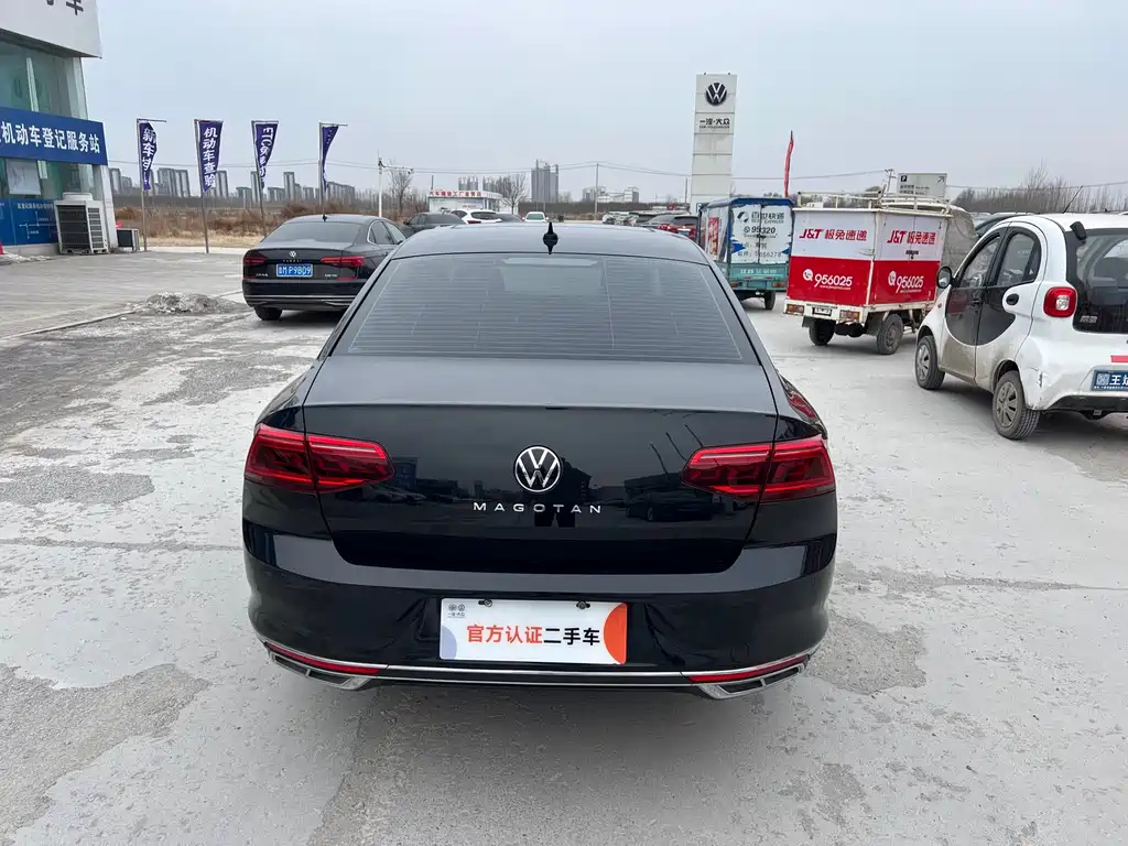VOLKSWAGEN MAGOTAN 2022