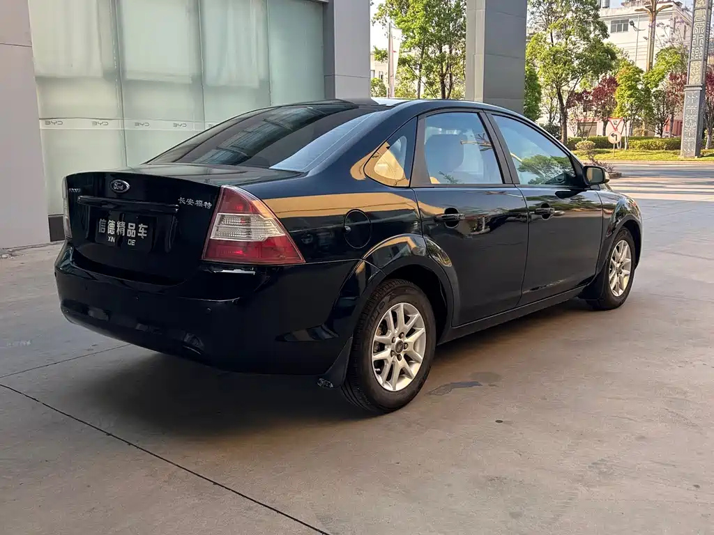 FORD FOCUS 2012