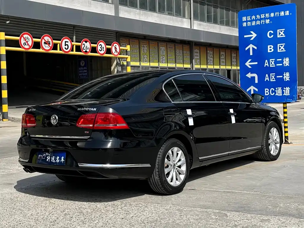 VOLKSWAGEN MAGOTAN 2014
